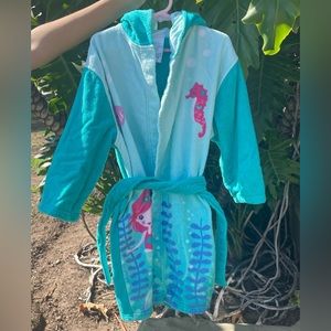 Little girls mermaid towel with hood size 7/8